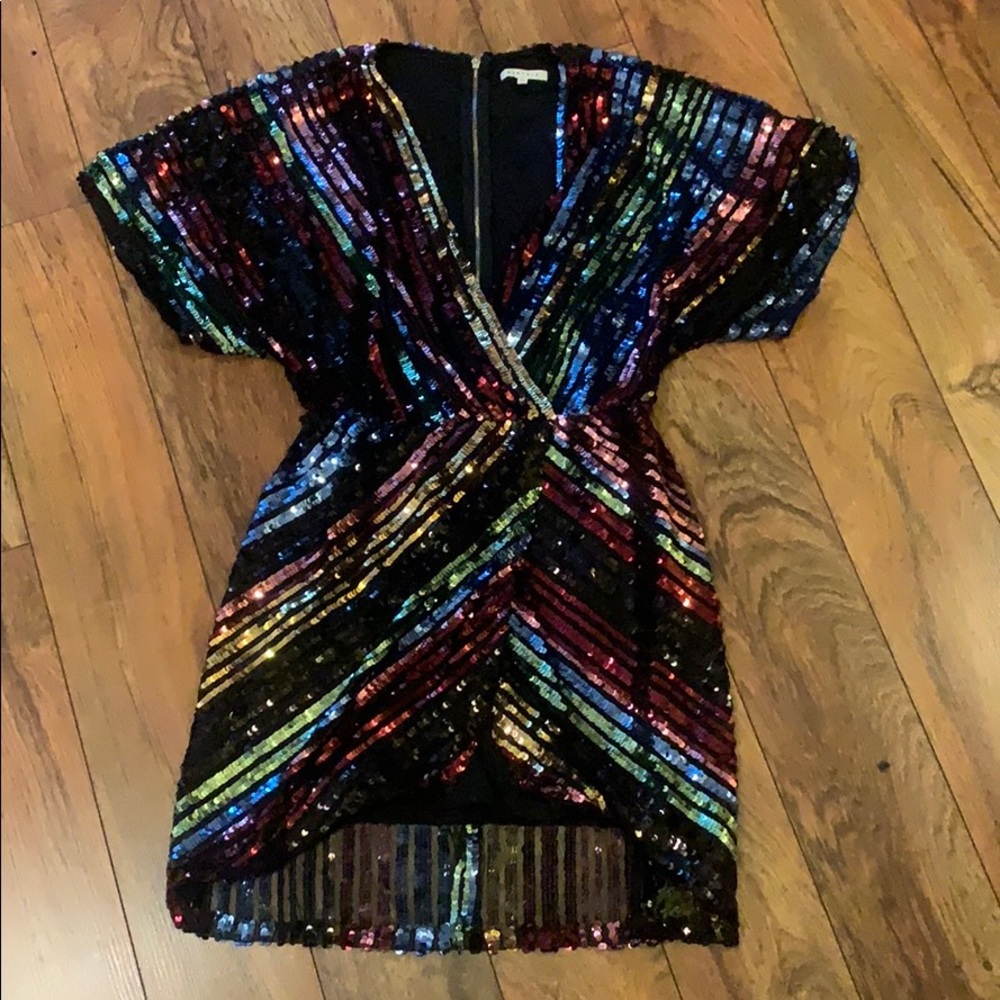 Short sleeve sequin dress